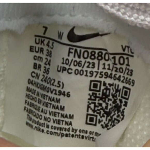 Nike React Infinity Run Flyknit 4 Wide Women’s 7 White FN0880-101 Running Shoe - Picture 13 of 13